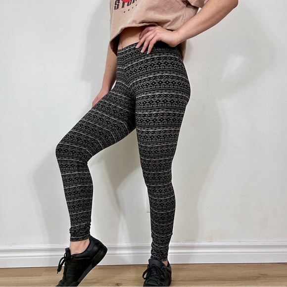 *Garage Aztec Printed Leggings - Picture 1 of 7